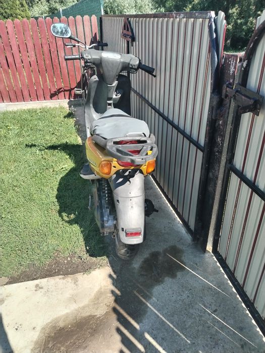 Vând scuter yamaha neos 50cc 2t stare bună de funcționare cu acte