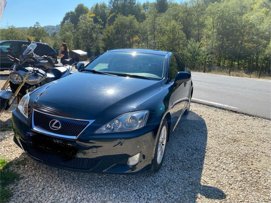 Lexus is 220d impecabil