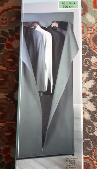 Dulap textil pentru haine pe cadru metalic ușor