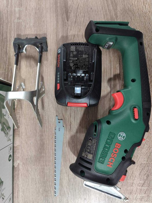 BOSCH Акумулаторен градински трион KEO