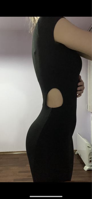 Черна тясна рокля