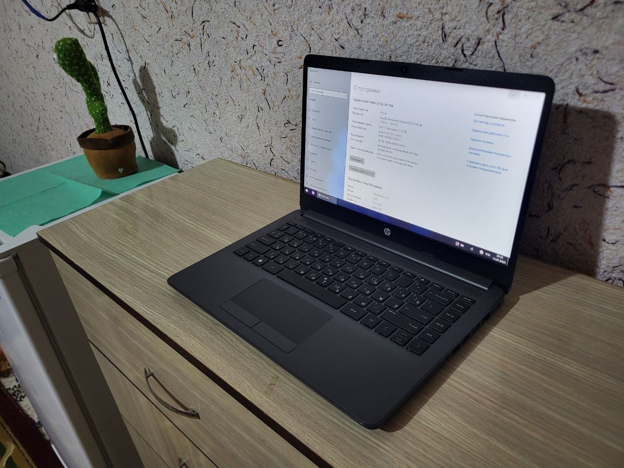 HP 240 G8 ноутбук  сотилади 130$.