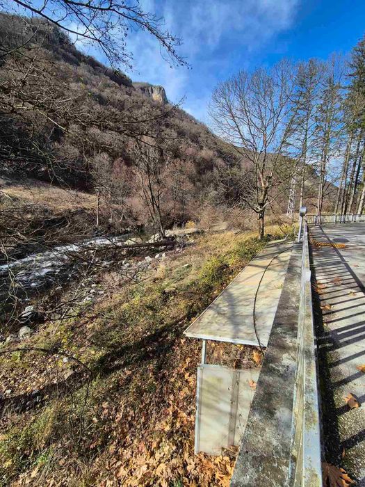 Бензиностанци и търговски обект в Рибарица/Тетевен !