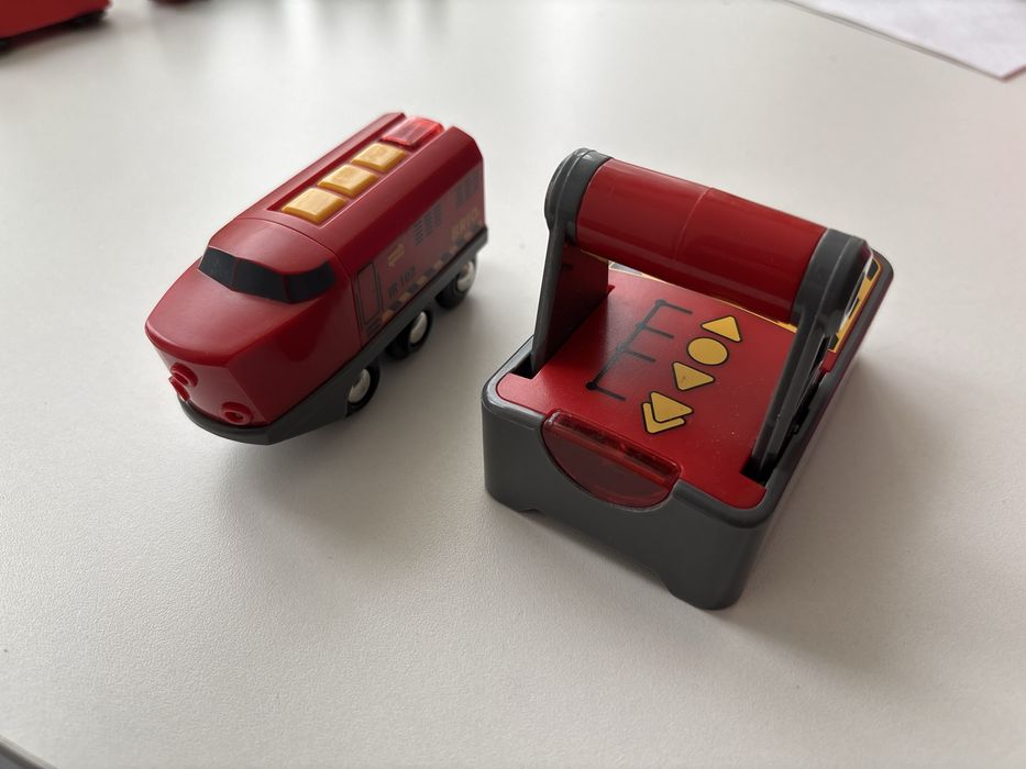 Паровозик Brio 33213 радиоуправляемый локомотив