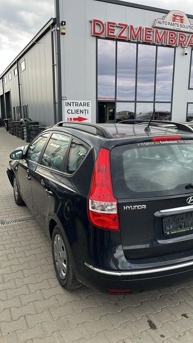 Dezmembram Hyundai I30 CW break 1.4 benzina din 2011