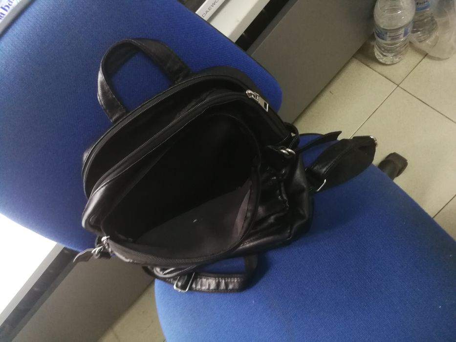 Продавам дамска чанта от естествена кожа