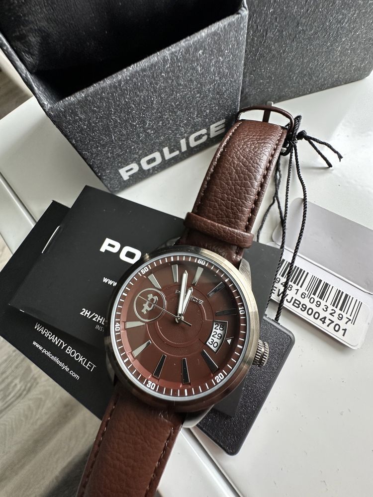 Police часовник нов