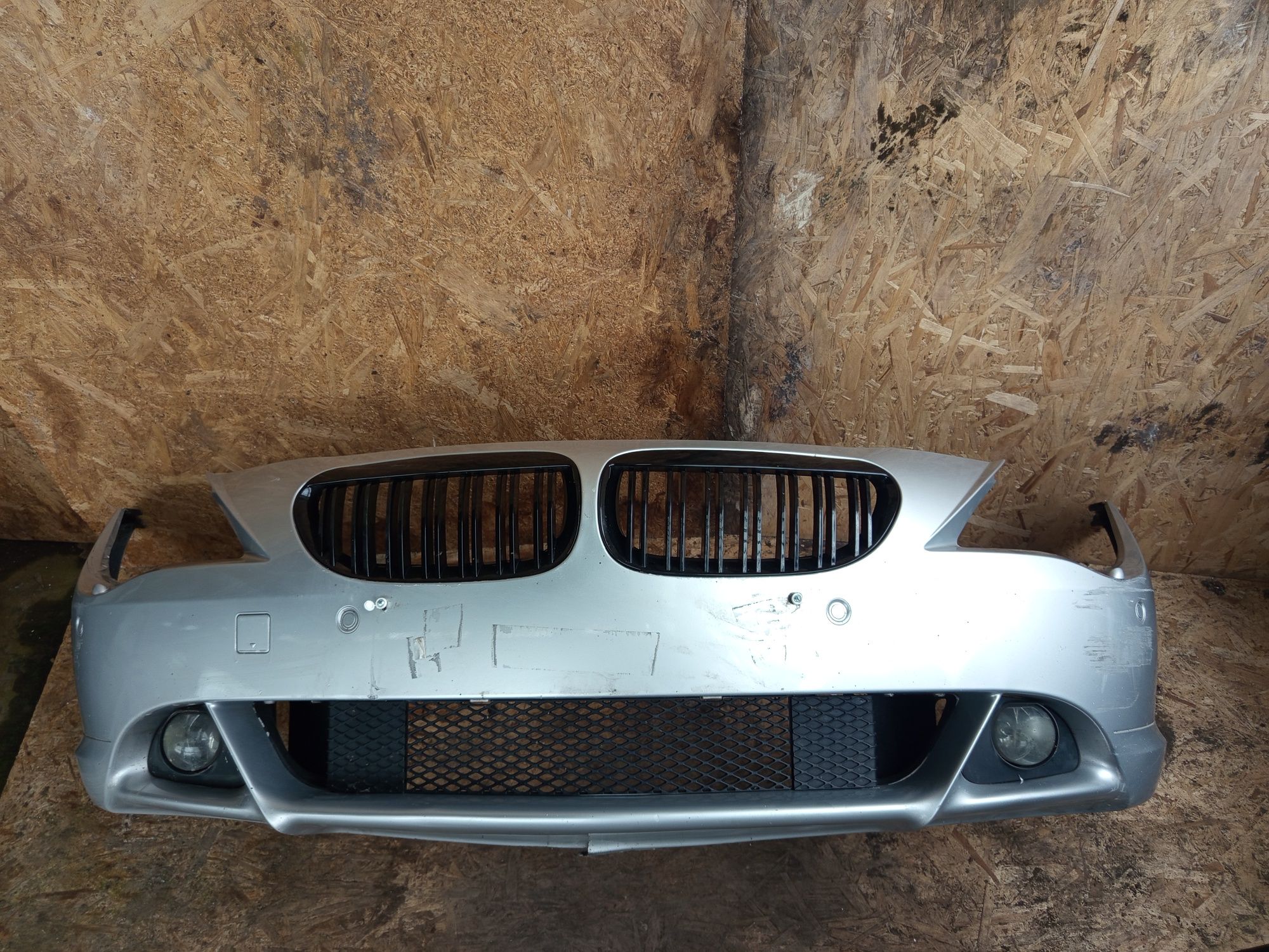 оригинална предна броня за BMW 6 серия E63 E64 сива 354/7 Titansilber