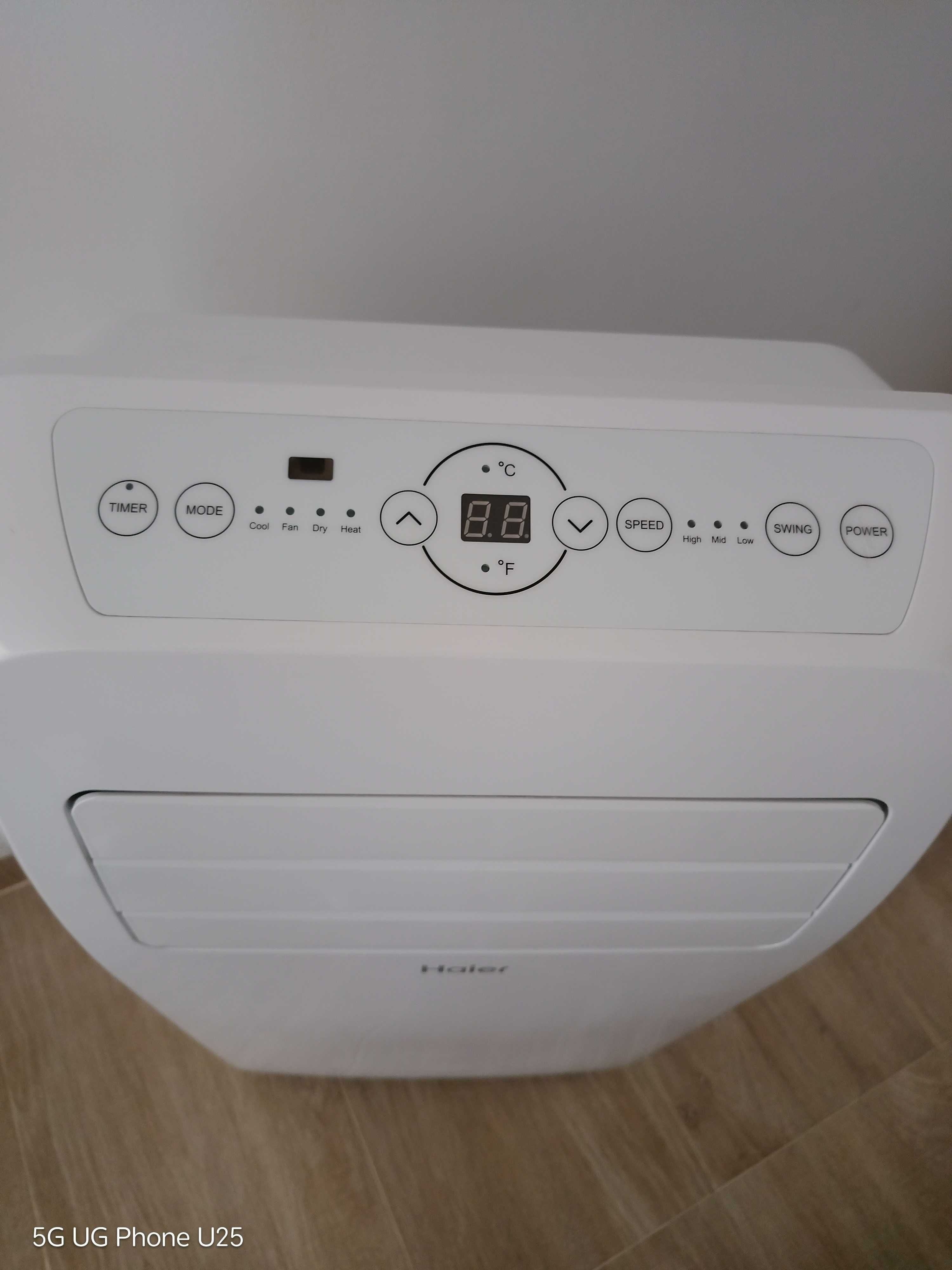 Продавам Мобилен климатик HAIER,  12-ka модел :AM 12 AA ,  като нов...