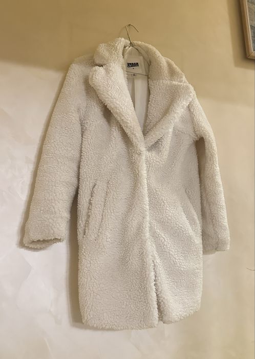 Бяло палто Urban Classics тип Teddy coat, размер S (отговаря на M)