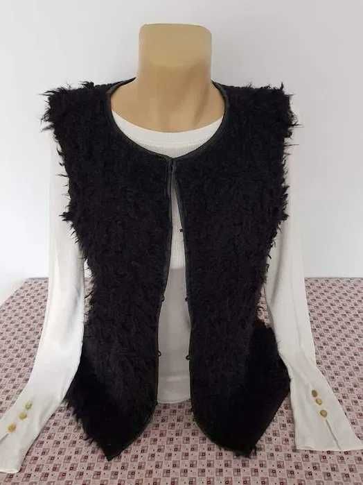 Vesta Jeanswest,marimea M,stare f buna(defect)