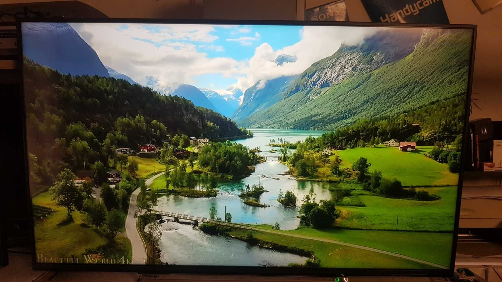 43-инчов 4K/UHD телевизор Toshiba-Smart TV / WI-FI