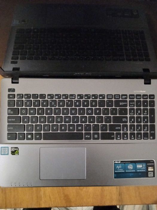 Vând asus laptop