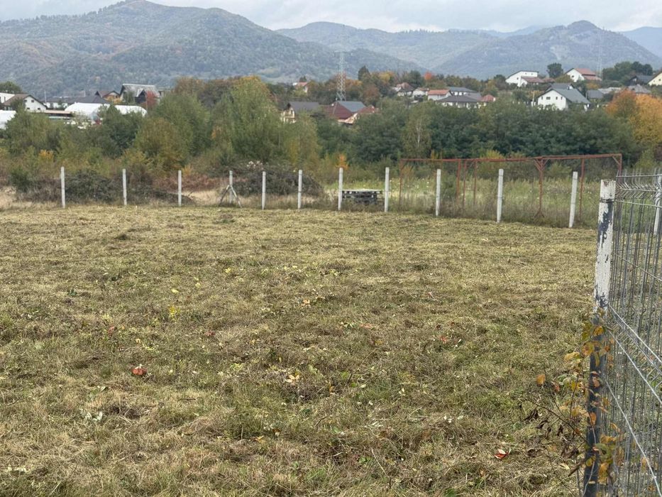 Vând teren intravilan