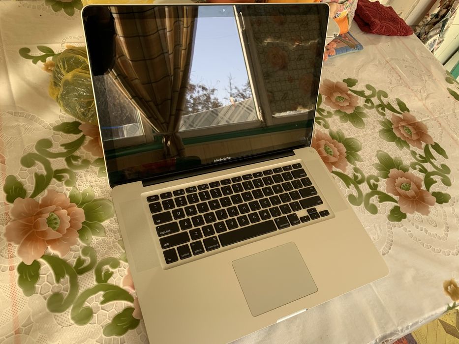Продаю macbook pro core i7