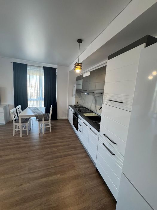 Apartamente de inchiriat cu 3 camere