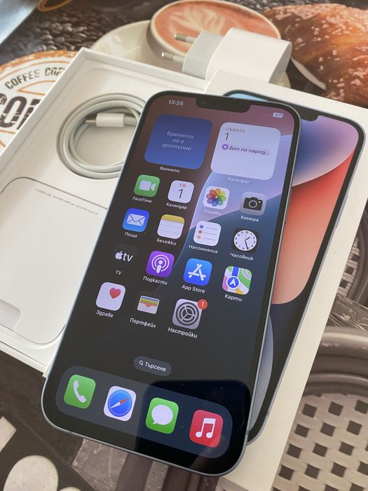 Продавам Ipnone 14 Plus