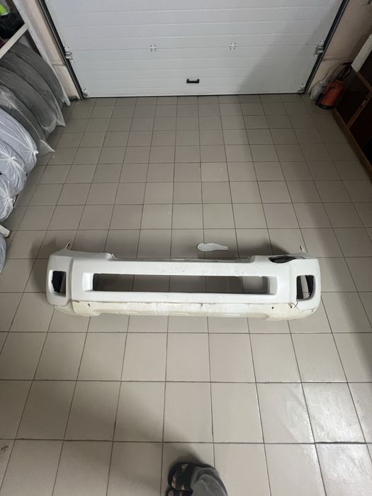 Передний бампер Land Cruiser 200