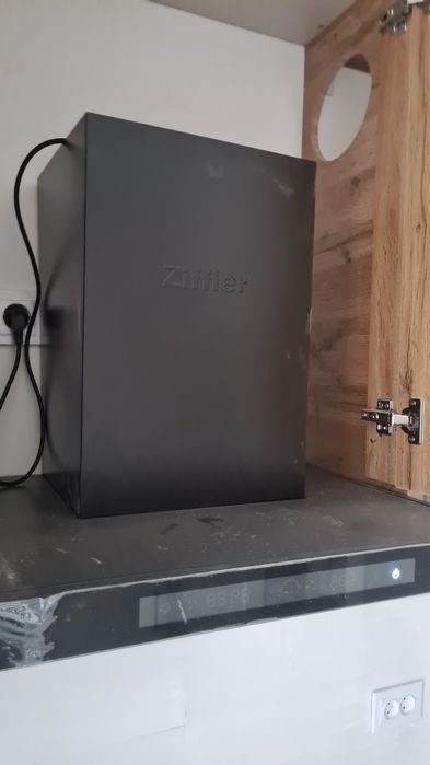 Вытяжка Ziffler BRH-615TB (только 1 очень дешево)