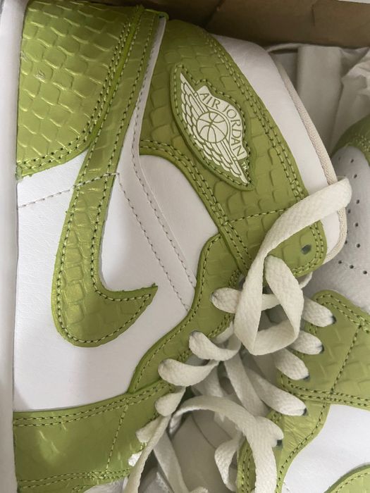 Air Jordan 1 Mid SE "Green Python" sneakers