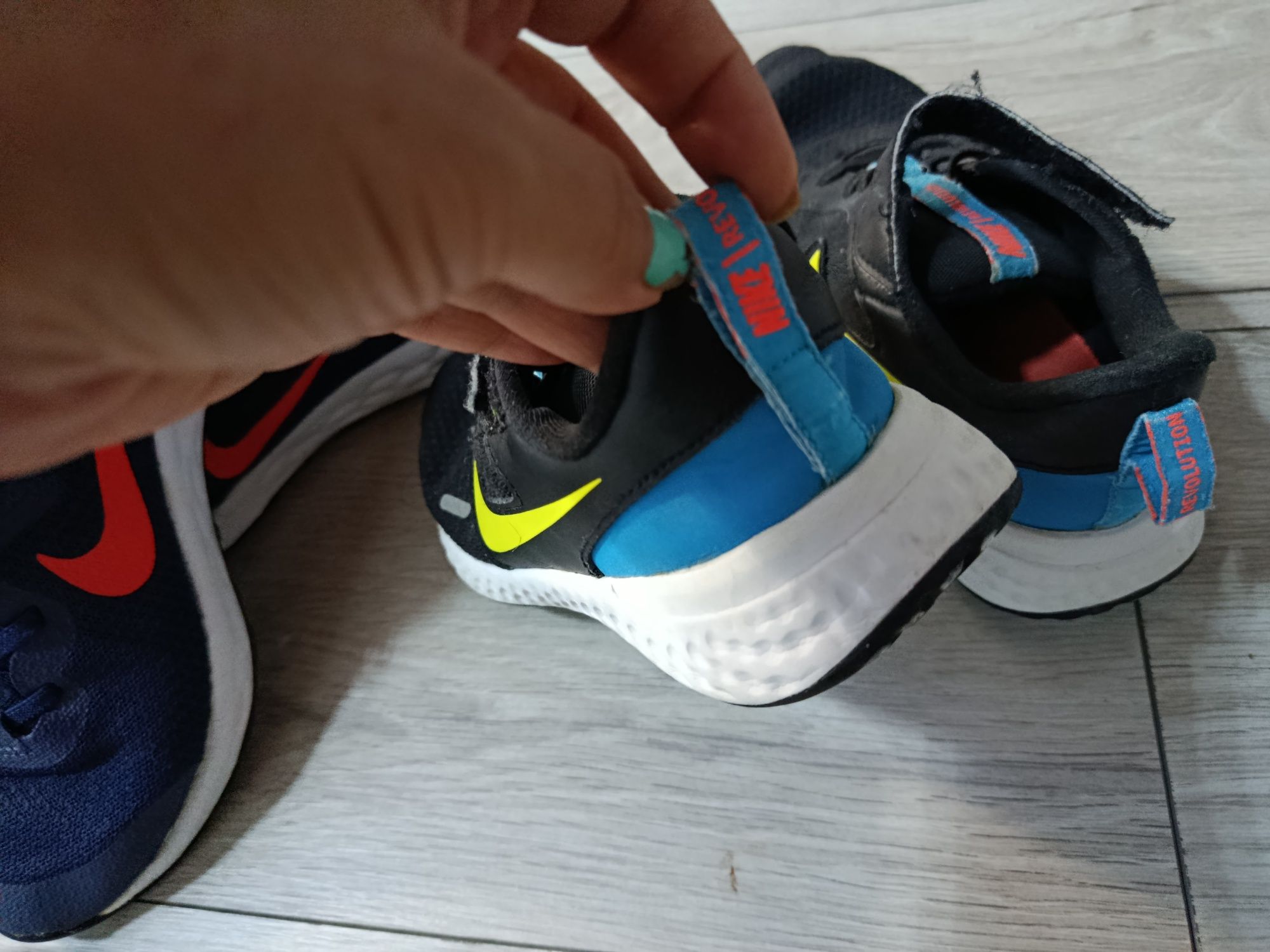 Маратонки Nike, Adidas - номер 32, 33