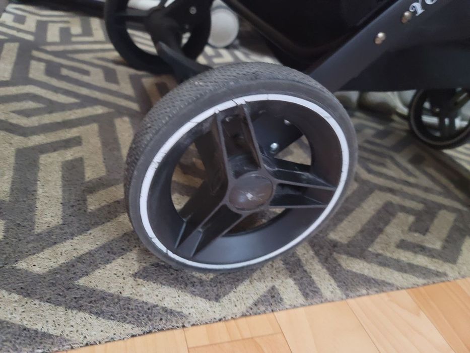 Детская прогулочная коляска