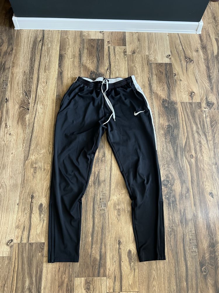 Nike Dry Academy size S