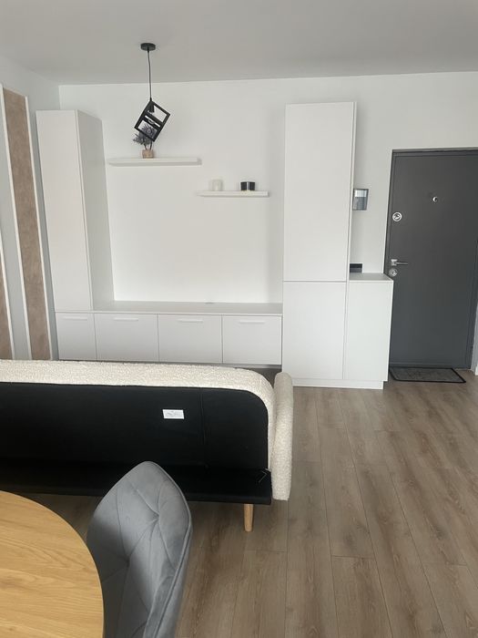 Inchiriez apartament