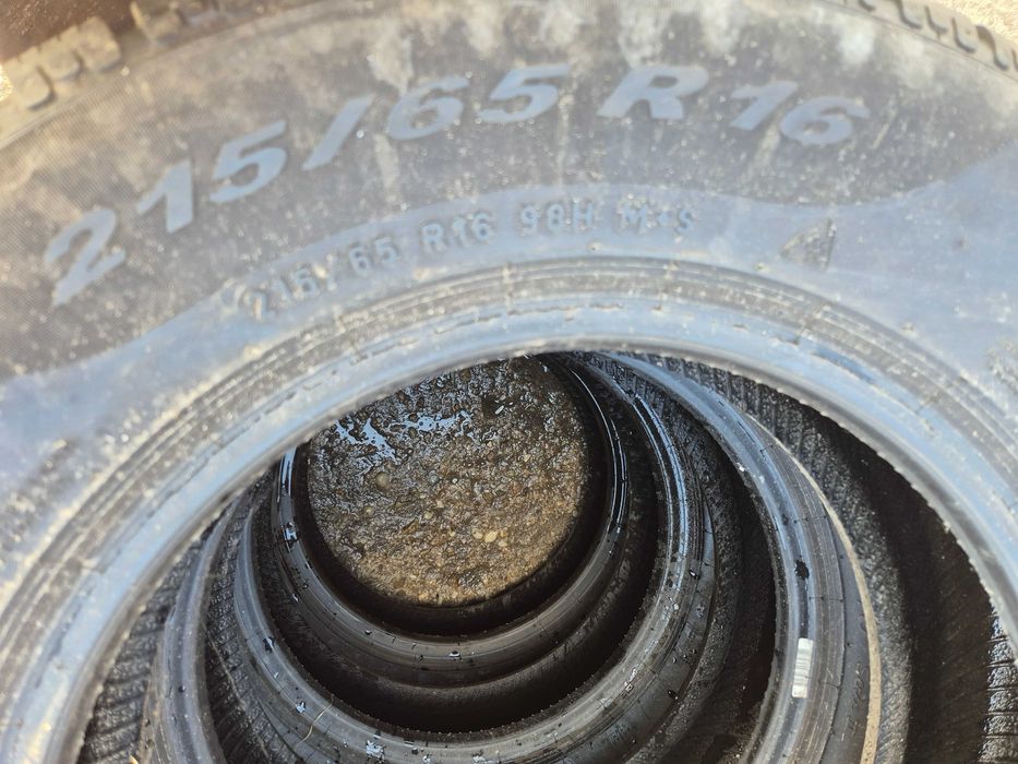 4 Anvelope de IARNA - 215/65/16 - PIRELLI Stare buna DOT Vechi
