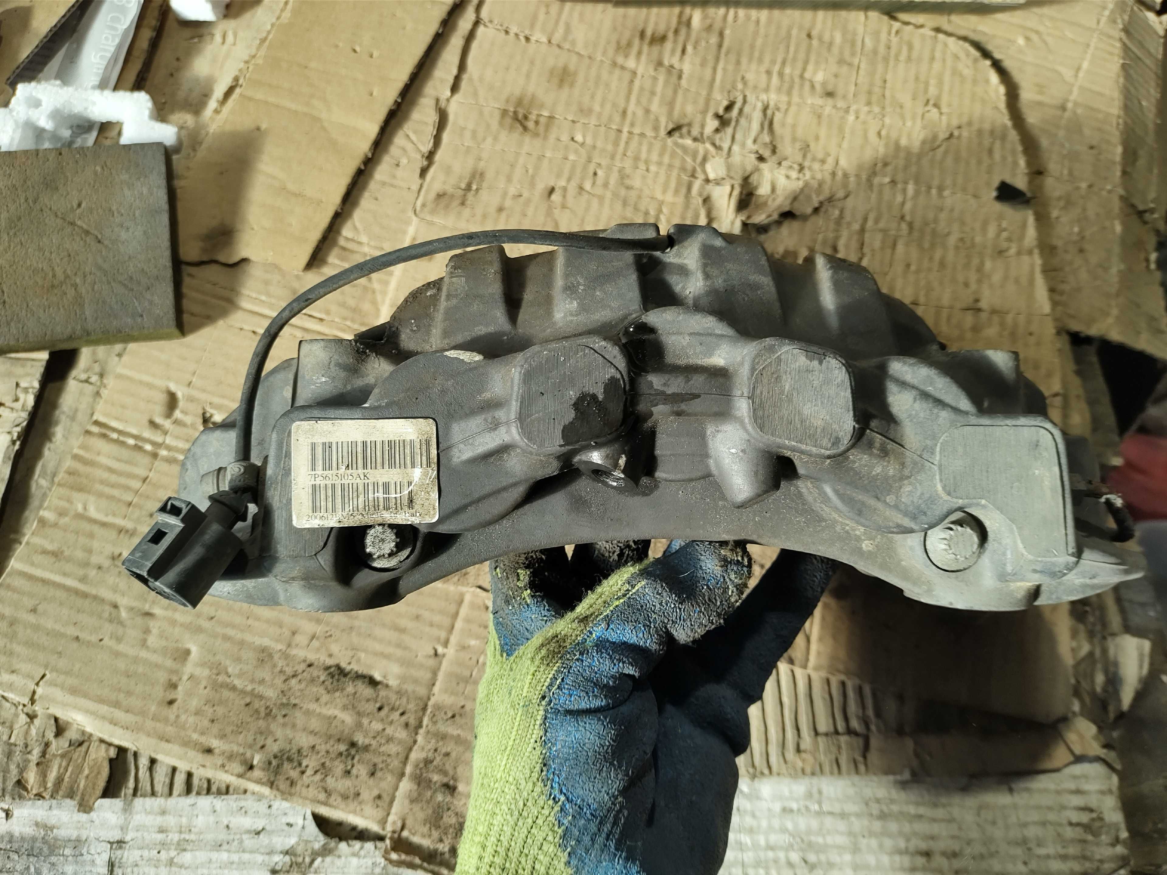Спирачен Апарат Ляв Brembo Porsche Cayenne 3.0D 92A/2012г