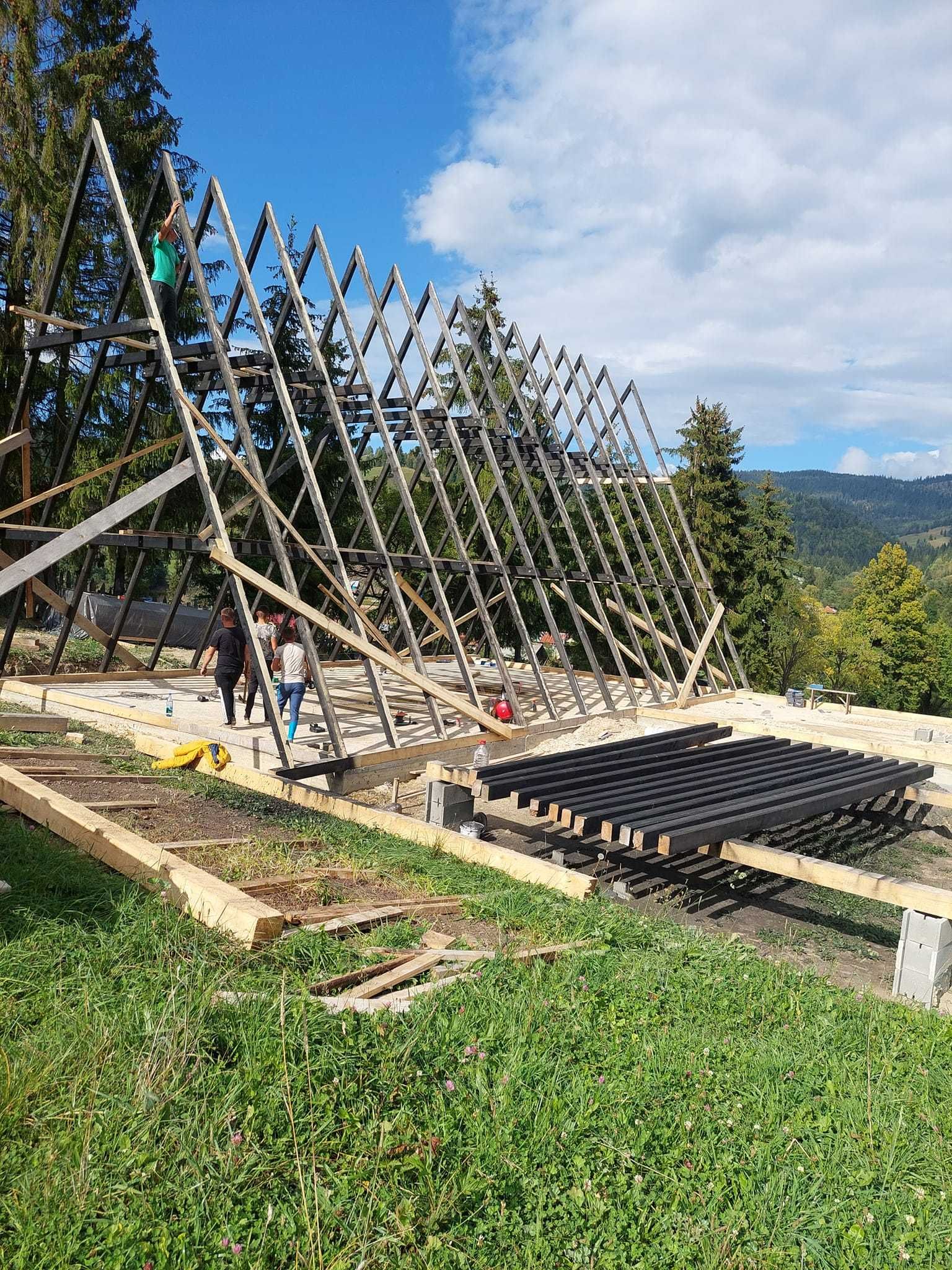 Cabana A Frame si casa din structura de lemn de vanzare