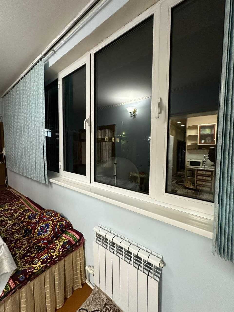 Продаётся 
4 комнатная квартира с гаражом в месте . 95 кв м.