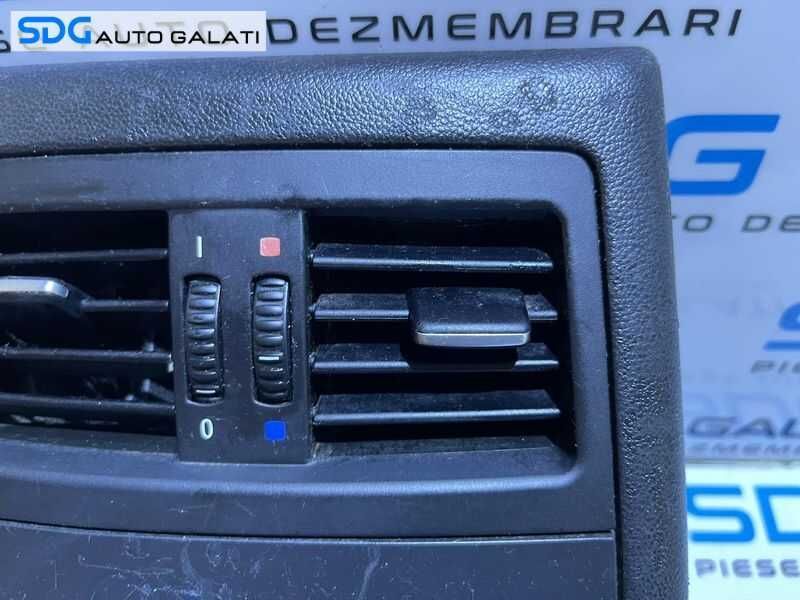Capac Cotiera cu Gura Grila Aer Ventilatie Aerisire BMW Seria 3 E90 E91 2004 - 2010 Cod 7130707 7145681 6932023 7118049
