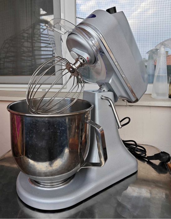 Планетарен миксер Maxima MPM7 - 6,5L