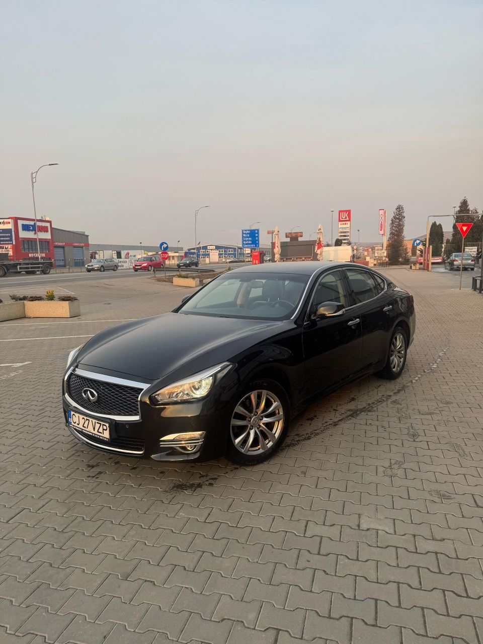 Vand/ schimb Infiniti Q70