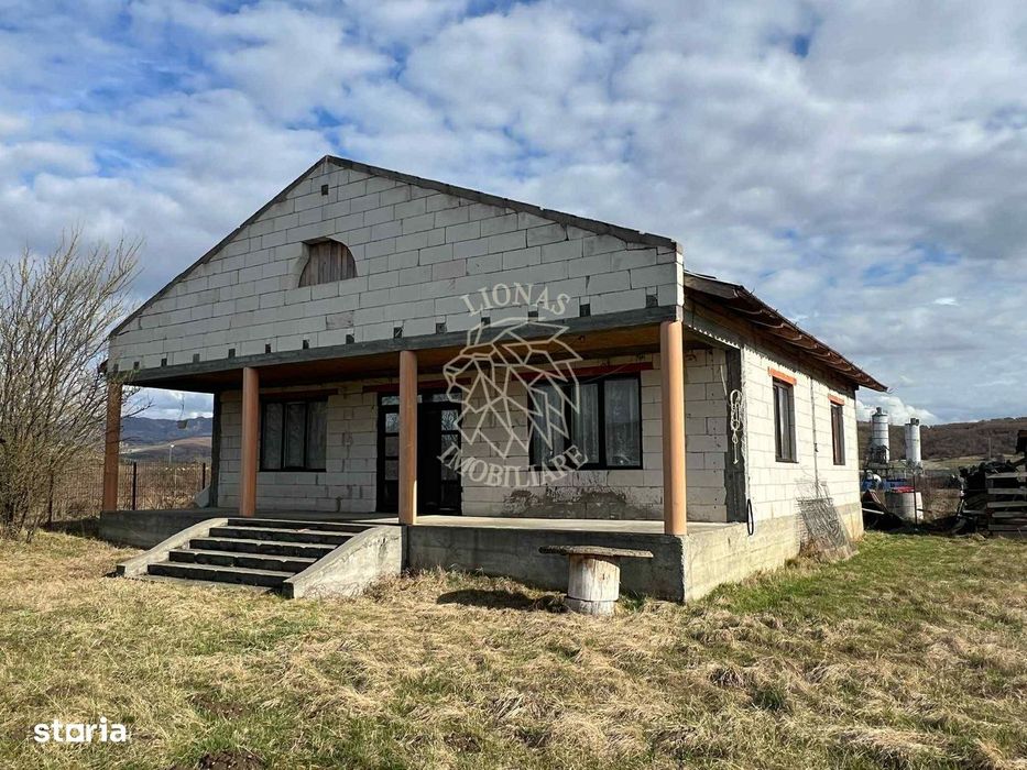 Casa 3 camere 83 mp+terasa 10 mp-teren 800 mp-livada-Livezile