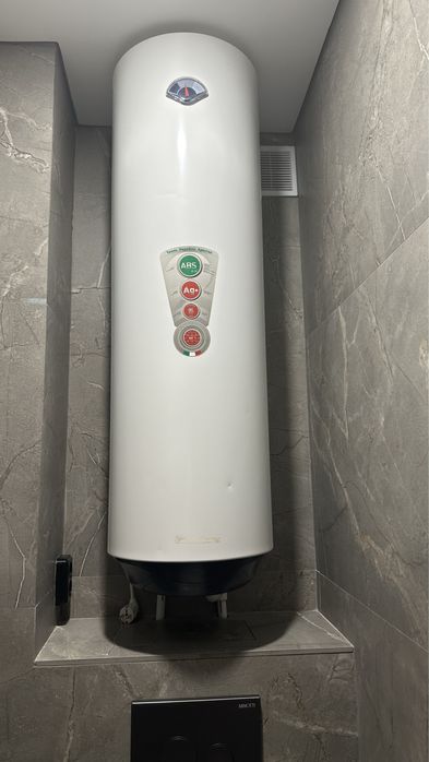 Титан Аристон продаю на запчасти