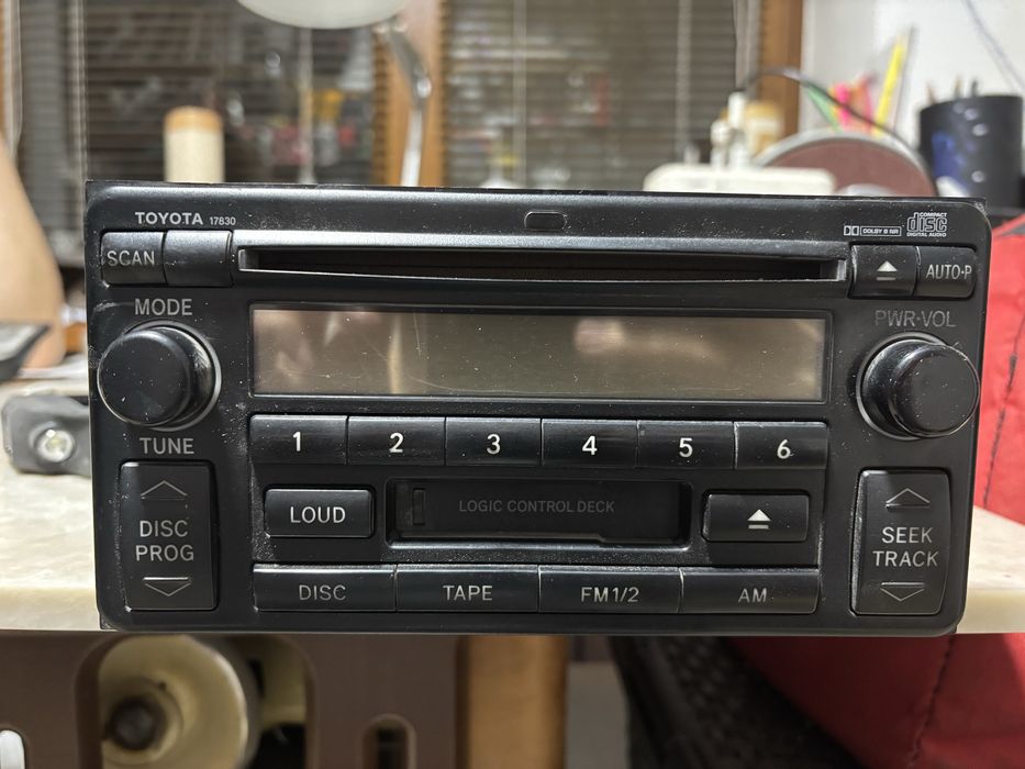 Штатная магнитола Toyota Hilux