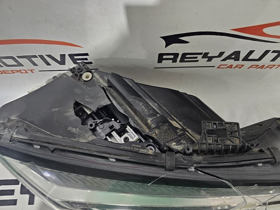 Far dreapta led Audi A5 8W dupa 2016 avariat