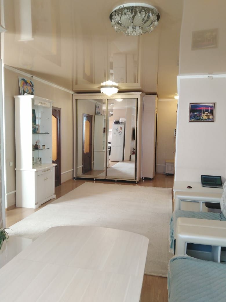 Продам 2-х комнатную квартиру Абая 92/3