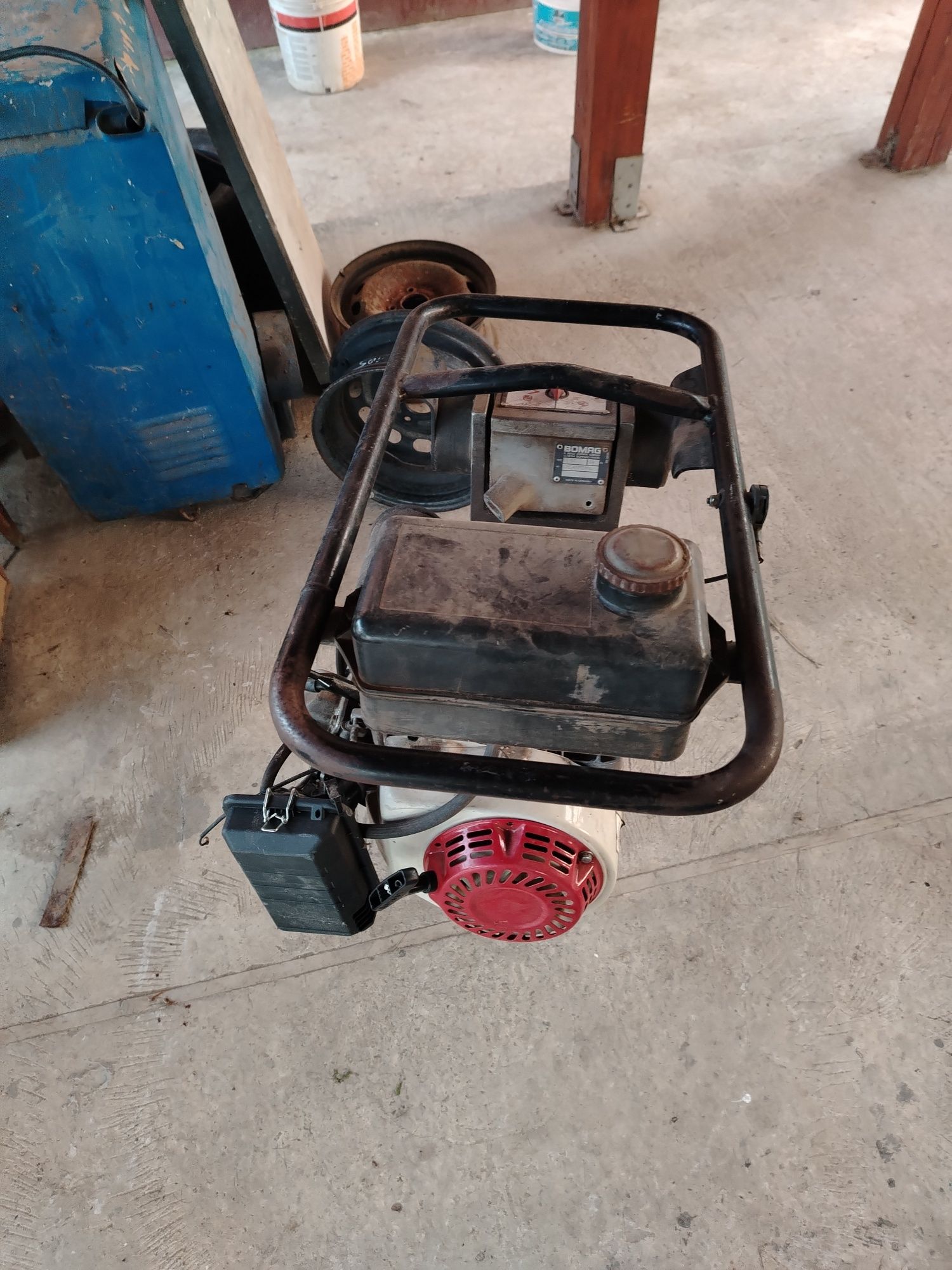 Vand compactor pământ