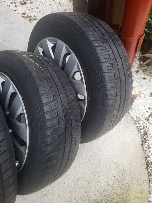 Roți iarnă 185 60 r15