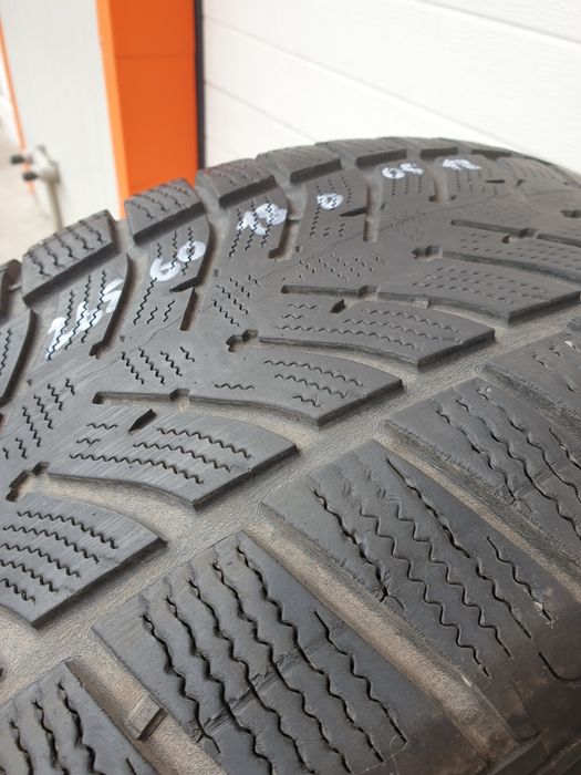 Зимни гуми за Джип 2 броя GOODYEAR UltraGrip 265 60 R18 дот 2518
