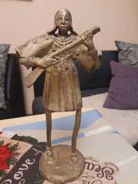 Бронзов воин статуетка