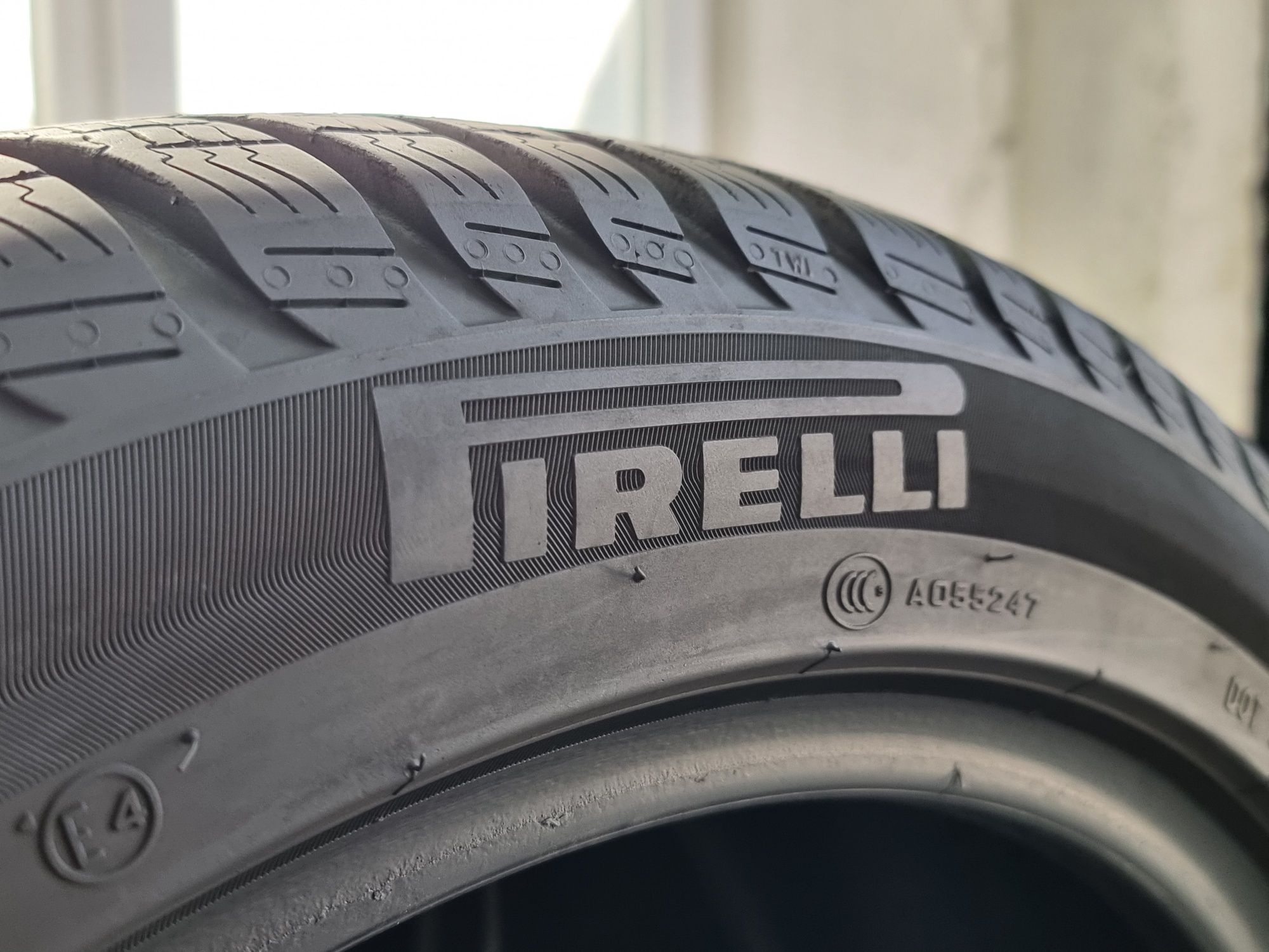 245/45/19 Pirelli 4Броя: 470лв 7мм Run on flat