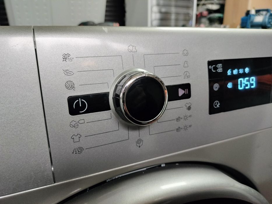 Mașină de spălat Whirlpool 9kg cu uscator