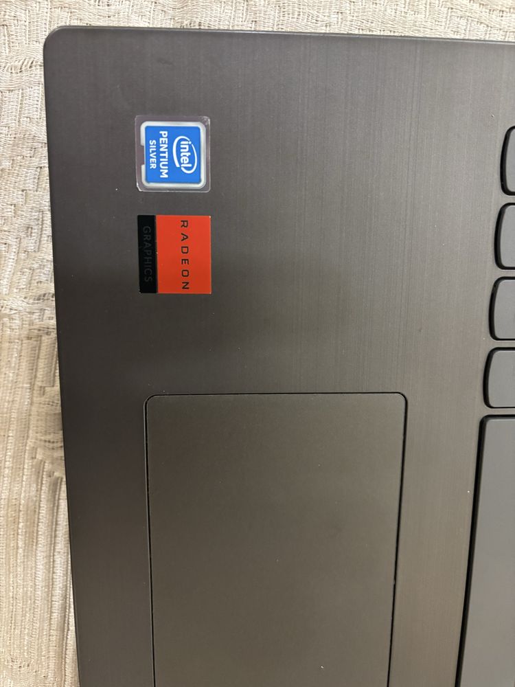 Лаптоп LENOVO нов!