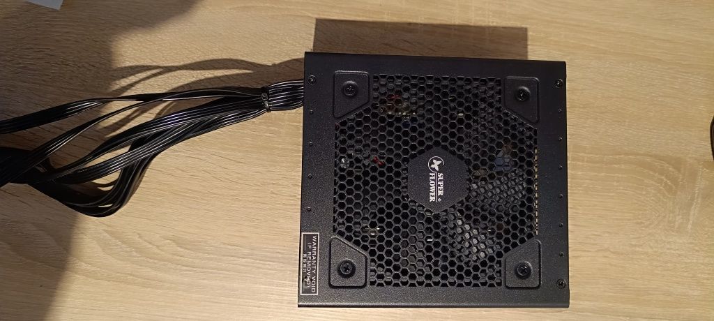 Продавам захранване Super Flower LEGION GX PRO 750W Gold PSU