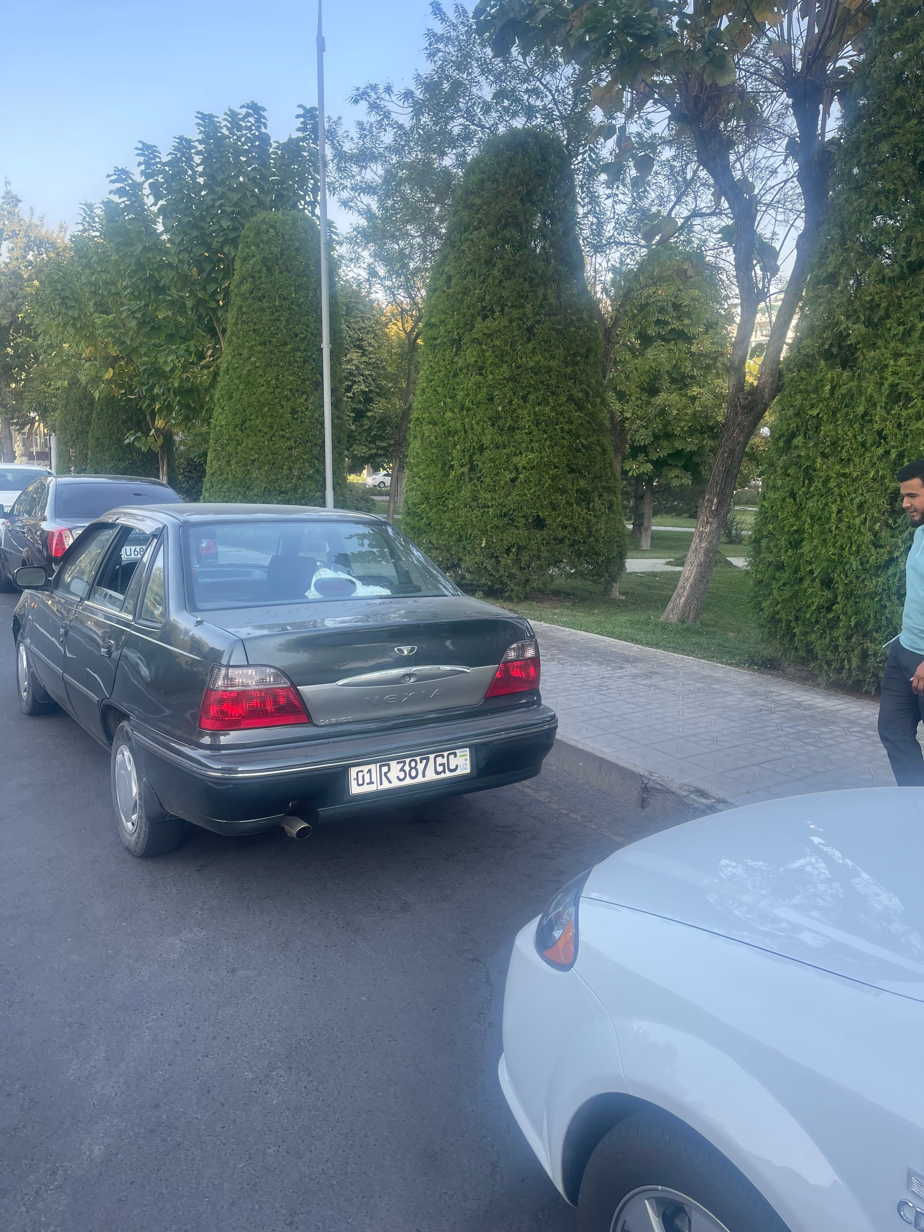 Срочно мошина сотилади