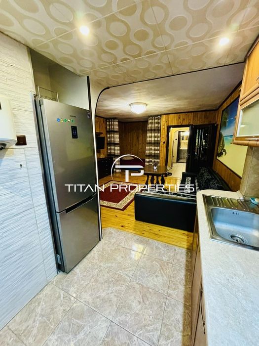 Дава се под наем Двустаен апартамент в Бургас, Възраждане - 67 кв.м за 408 € - Снимка #1